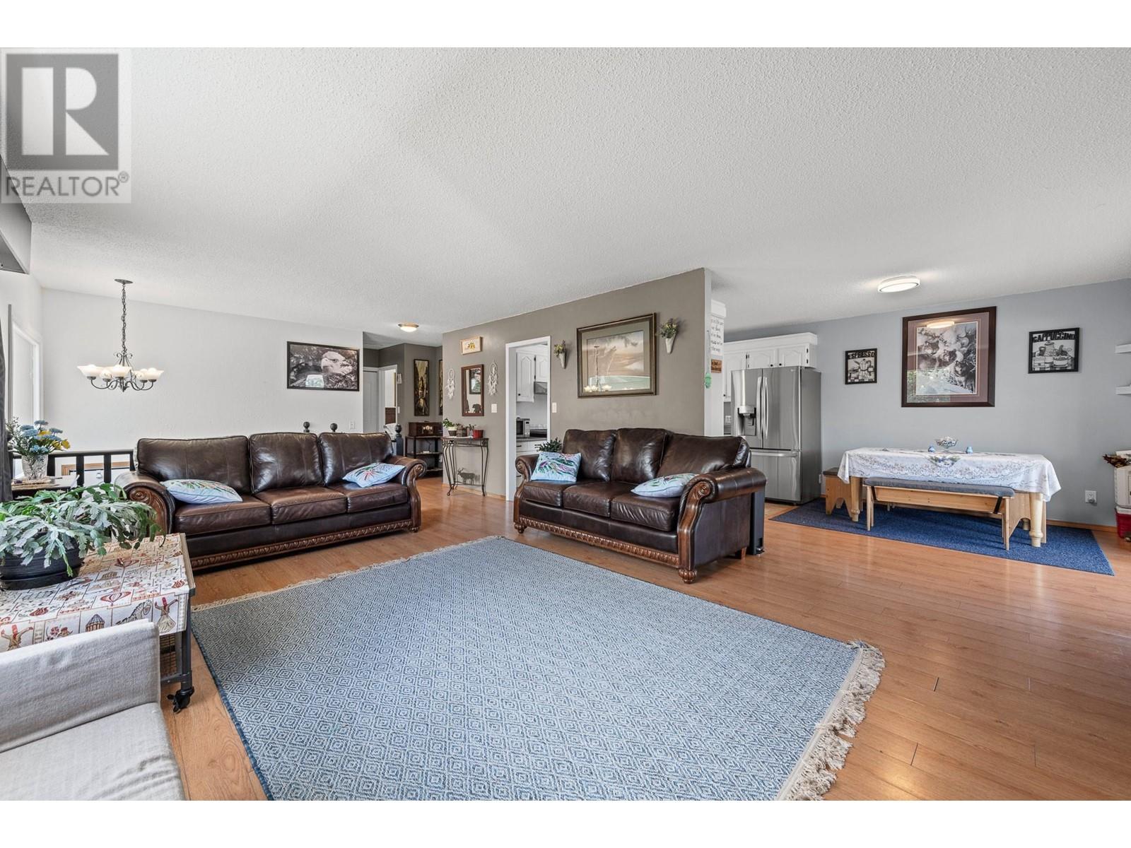 6462 Haven Street, Oliver, British Columbia  V0H 1T0 - Photo 5 - 10342204
