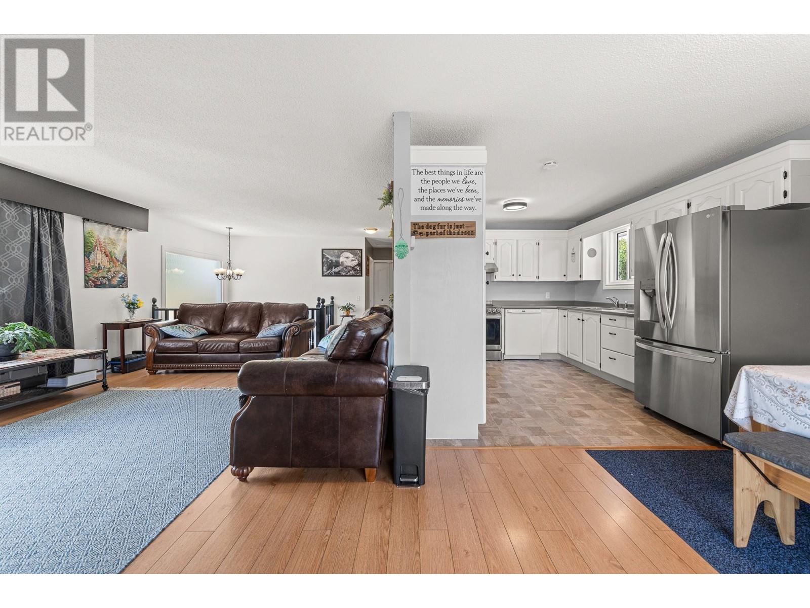 6462 Haven Street, Oliver, British Columbia  V0H 1T0 - Photo 6 - 10342204