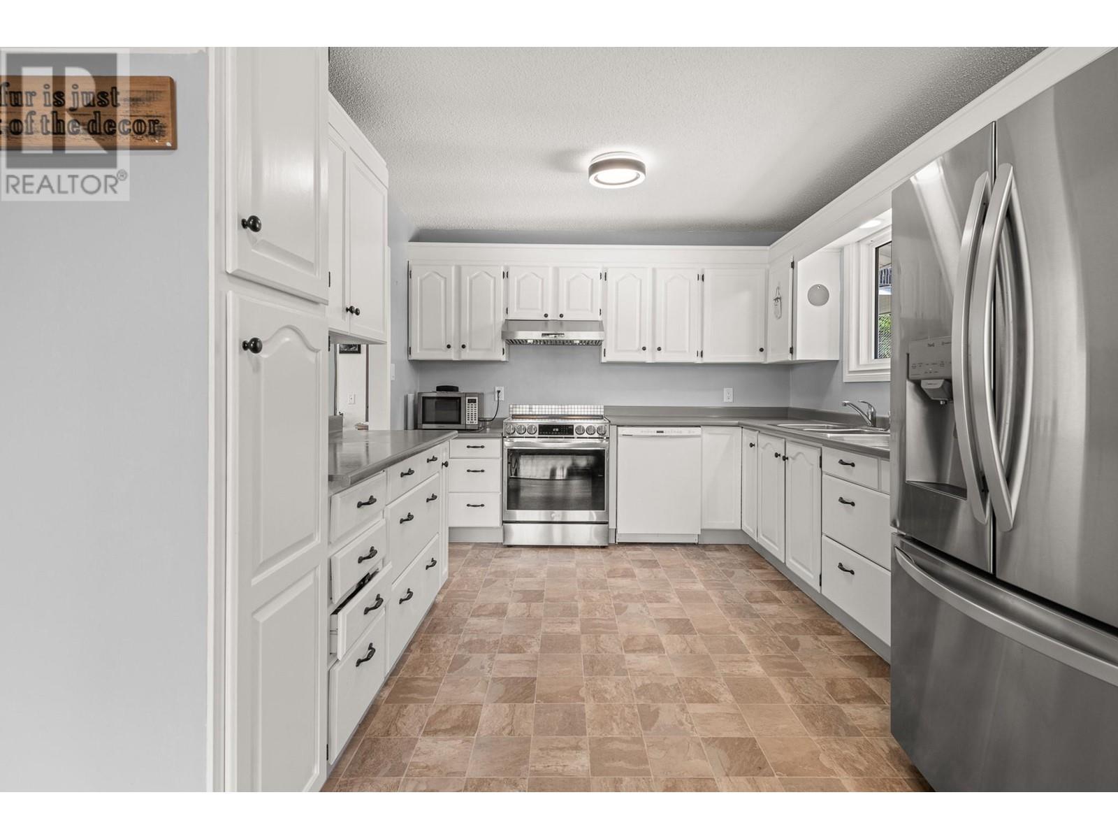 6462 Haven Street, Oliver, British Columbia  V0H 1T0 - Photo 8 - 10342204