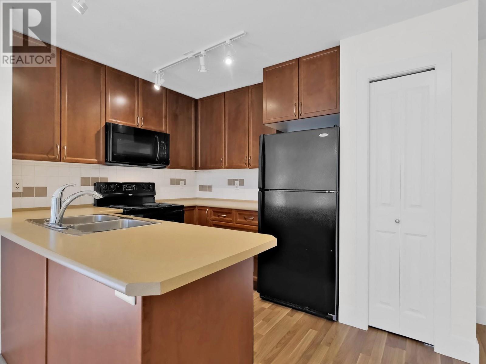 246 Hastings Avenue Unit# 114, Penticton, British Columbia  V2A 2V6 - Photo 3 - 10342301