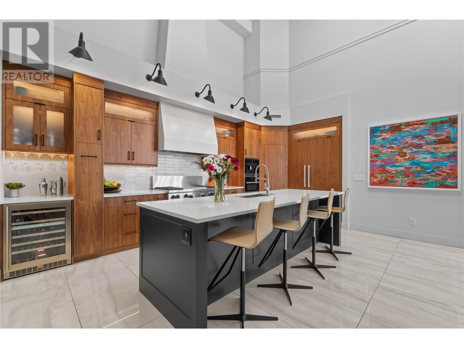 250 Marina Way Unit# 701, Penticton, British Columbia  V2A 1H4 - Photo 3 - 10342100