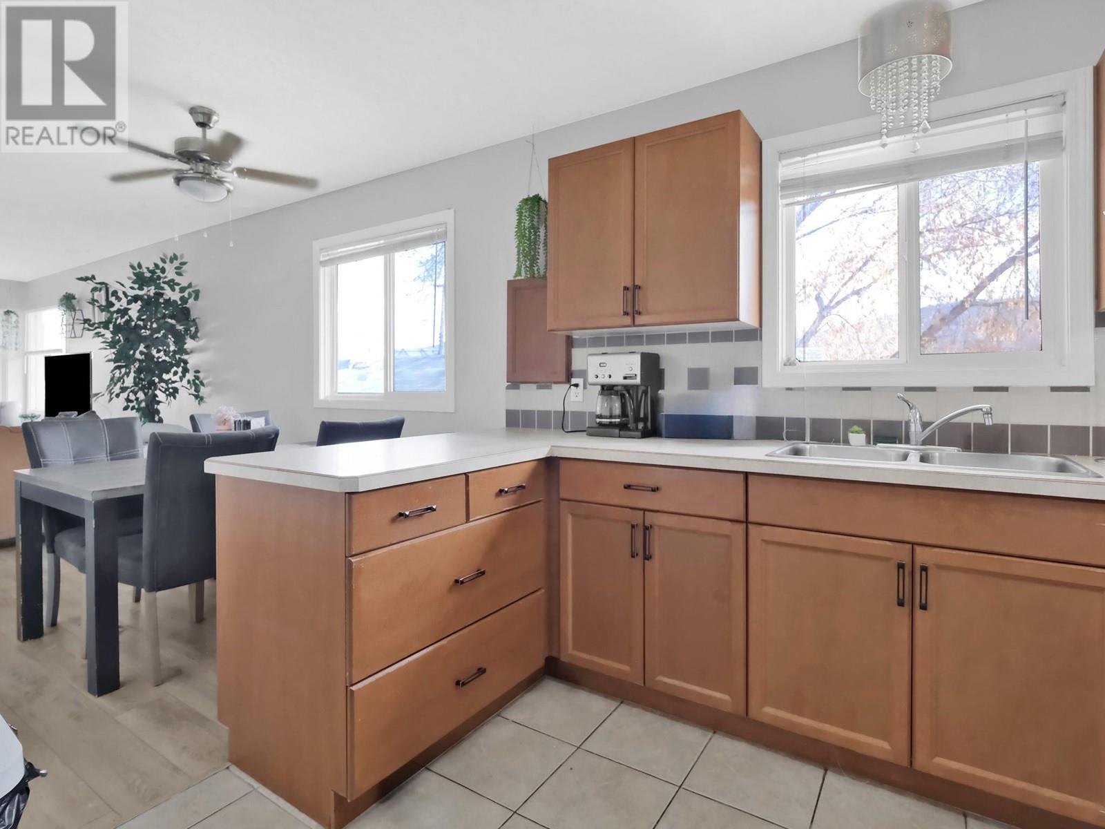 654 Wade Avenue W Unit# #101 & #102, Penticton, British Columbia  V2A 1V7 - Photo 8 - 10342324