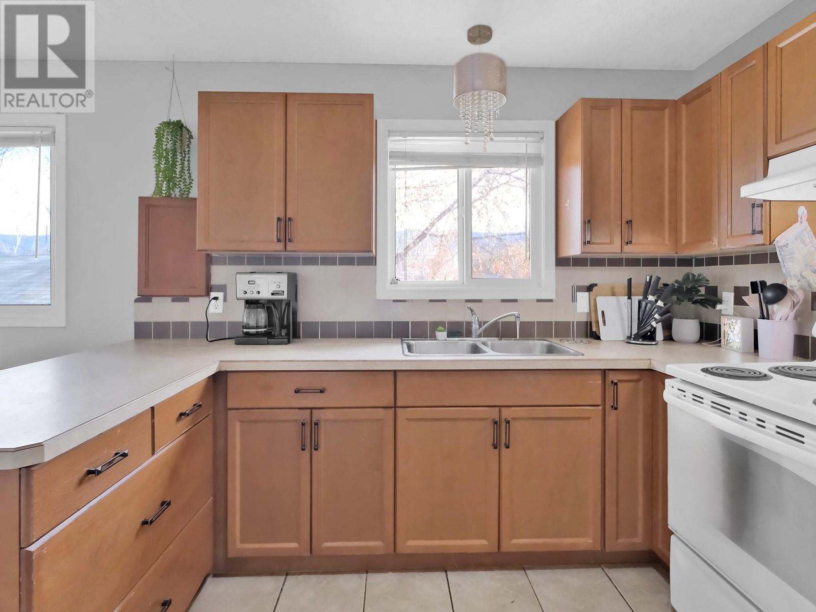 654 Wade Avenue W Unit# #101 & #102, Penticton, British Columbia  V2A 1V7 - Photo 9 - 10342324