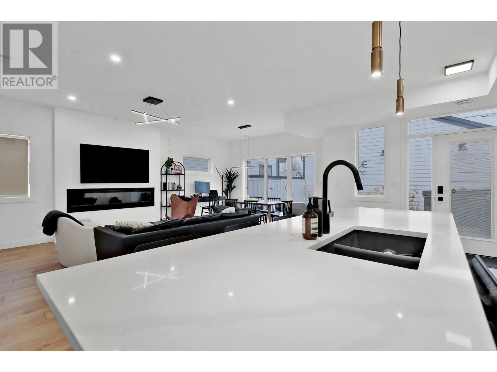 163 Maple Street Unit# 102, Penticton, British Columbia  V2A 5V4 - Photo 5 - 10342030