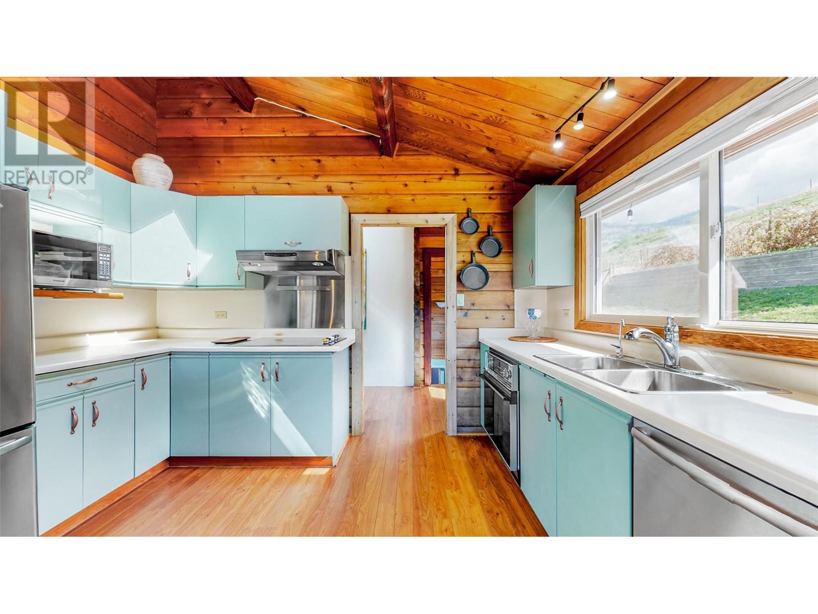4613 41st Street, Osoyoos, British Columbia  V0H 1V6 - Photo 8 - 10342437