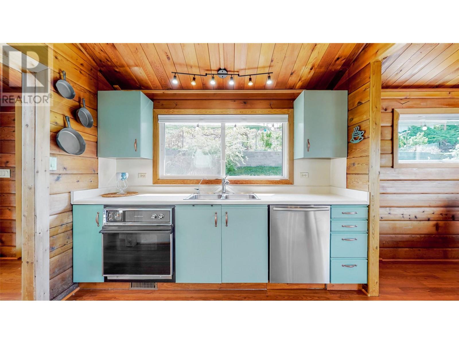 4613 41st Street, Osoyoos, British Columbia  V0H 1V6 - Photo 9 - 10342437