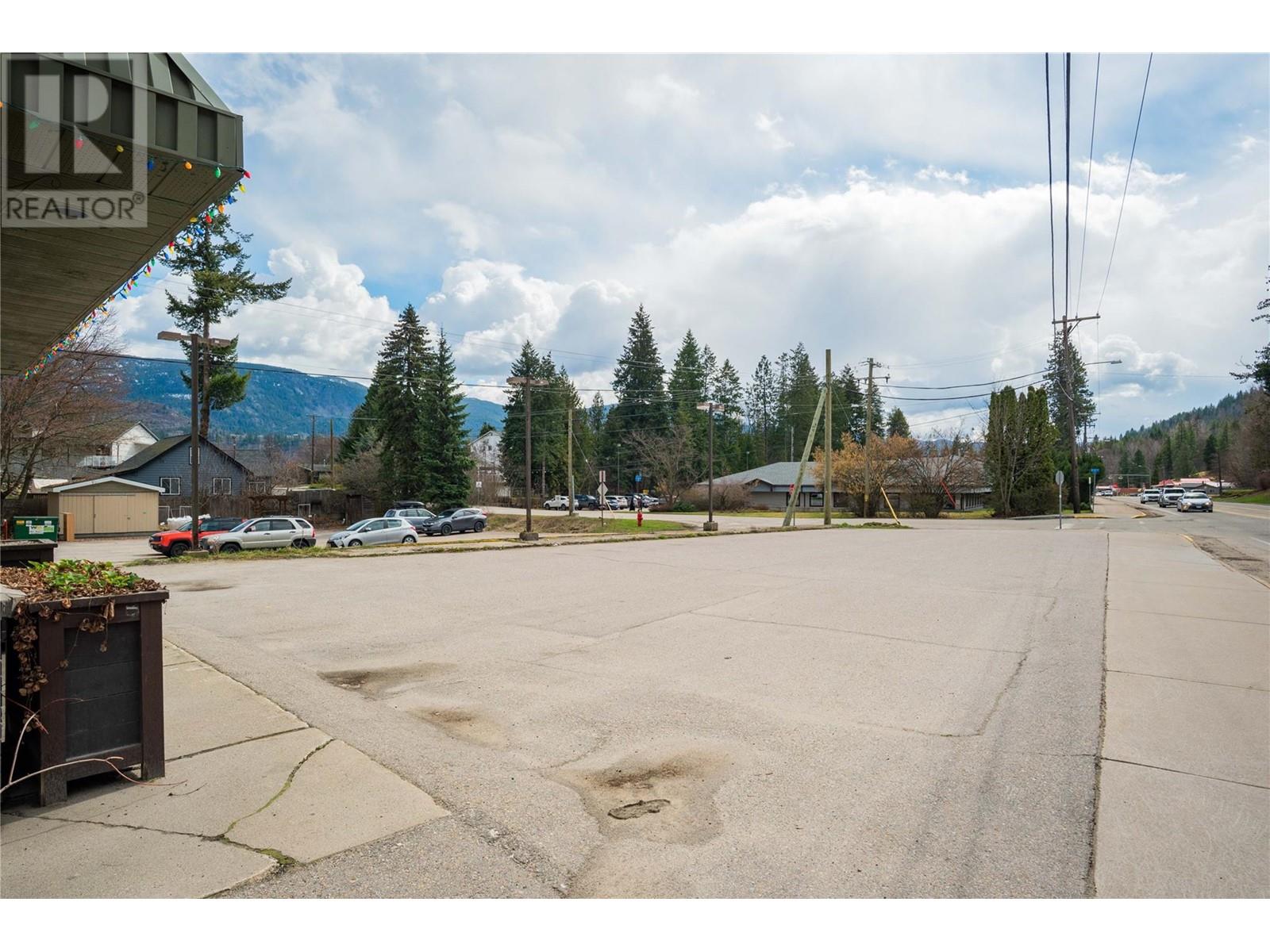 755/789 Columbia Avenue, Castlegar, British Columbia  V1N 1H1 - Photo 20 - 10340570