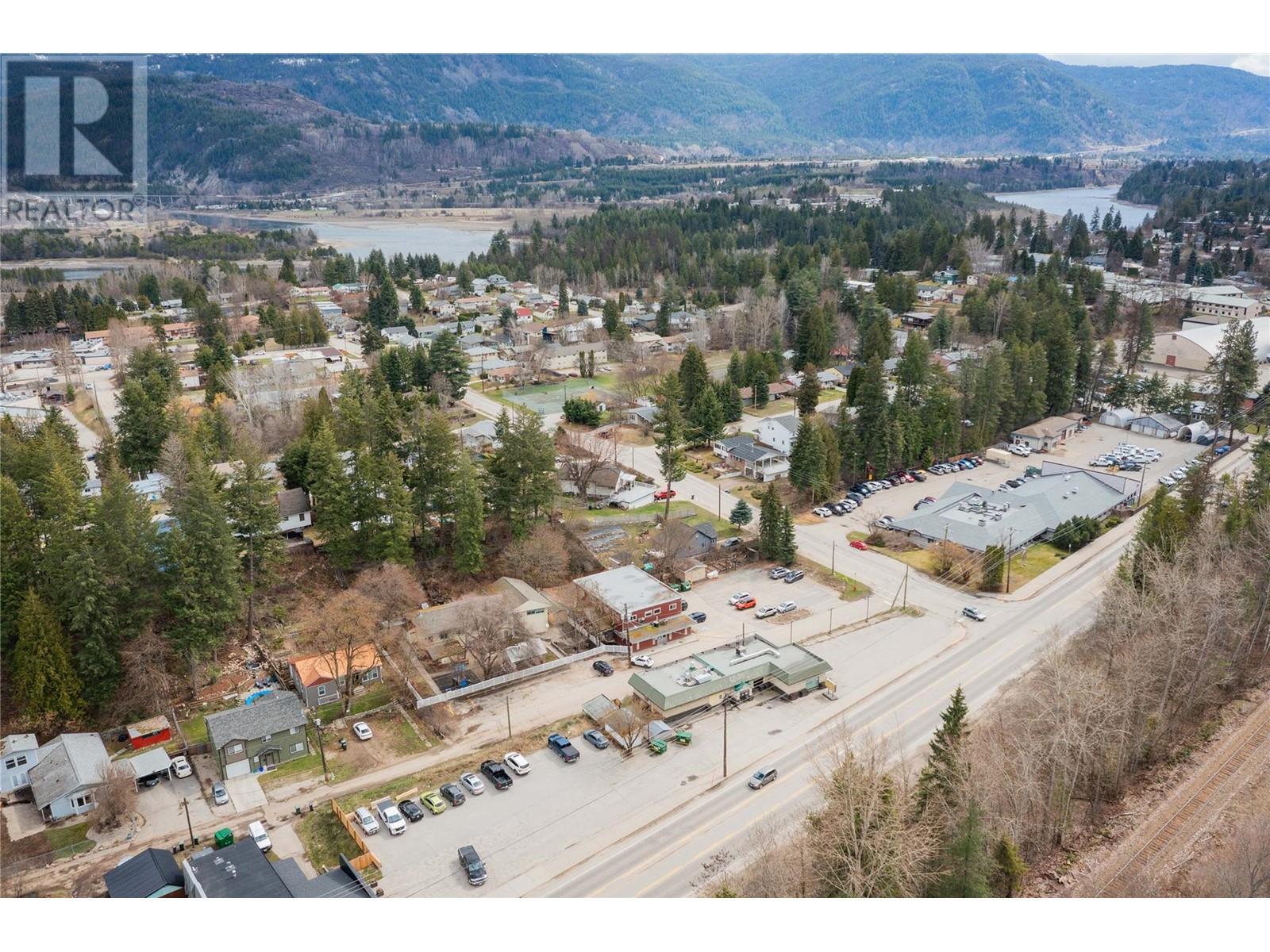 755/789 Columbia Avenue, Castlegar, British Columbia  V1N 1H1 - Photo 37 - 10340570