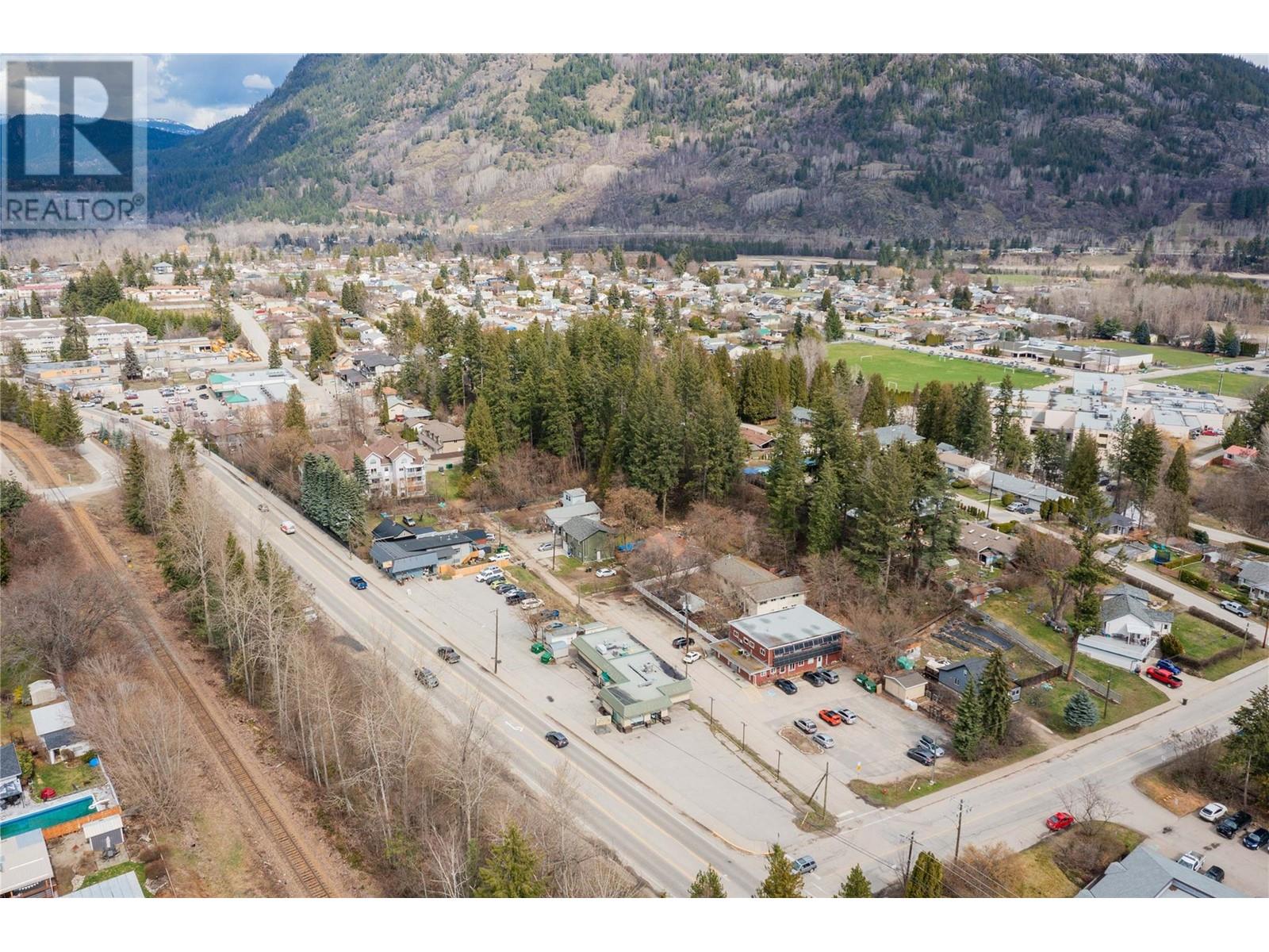 755/789 Columbia Avenue, Castlegar, British Columbia  V1N 1H1 - Photo 38 - 10340570