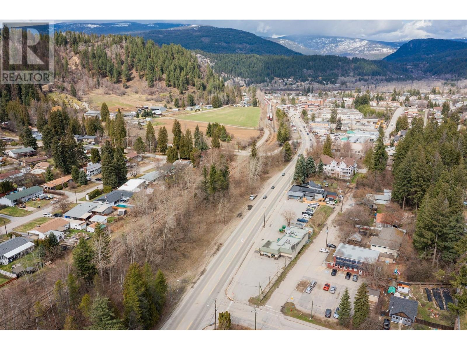 755/789 Columbia Avenue, Castlegar, British Columbia  V1N 1H1 - Photo 39 - 10340570