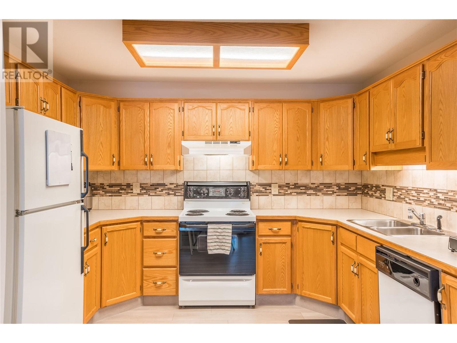 1750 Atkinson Street Unit# 106, Penticton, British Columbia  V2A 7M6 - Photo 5 - 10342064