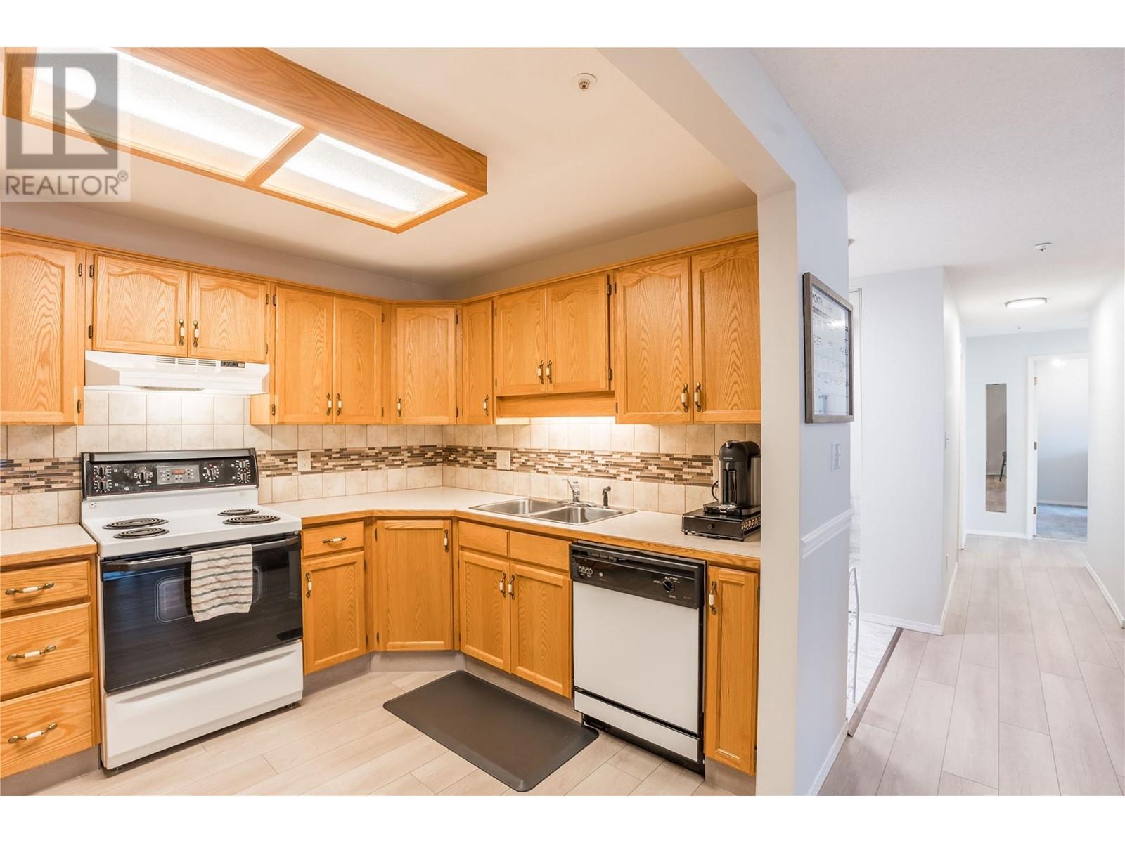 1750 Atkinson Street Unit# 106, Penticton, British Columbia  V2A 7M6 - Photo 7 - 10342064