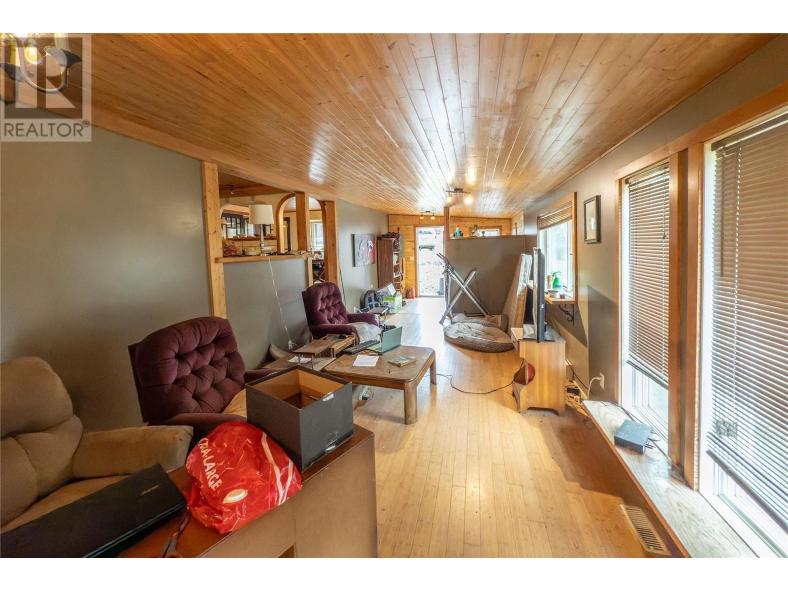 3082 Imler Road, Golden, British Columbia  V0A 1H7 - Photo 4 - 10342485