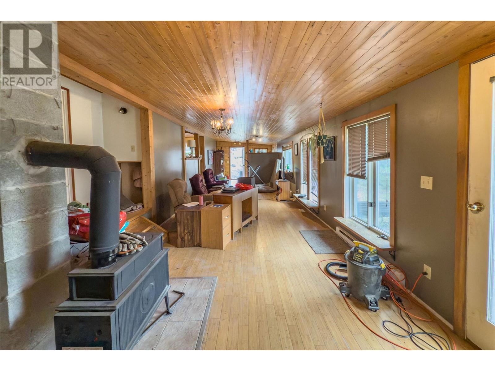 3082 Imler Road, Golden, British Columbia  V0A 1H7 - Photo 5 - 10342485