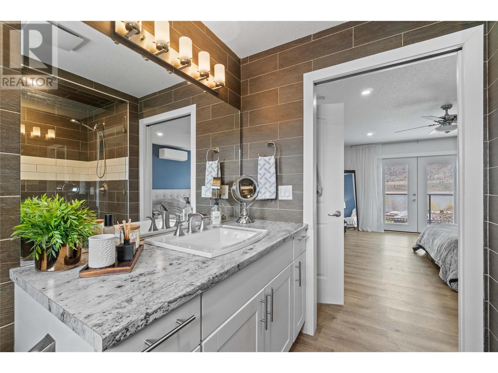 10015 87th Street, Osoyoos, British Columbia  V0H 1V2 - Photo 12 - 10341227