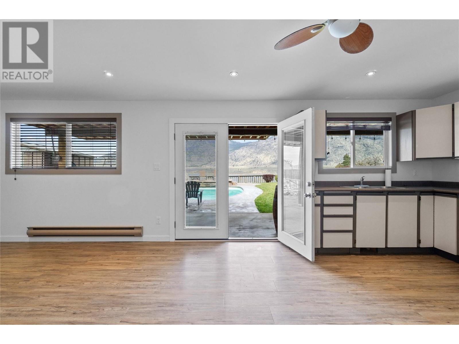 10015 87th Street, Osoyoos, British Columbia  V0H 1V2 - Photo 45 - 10341227