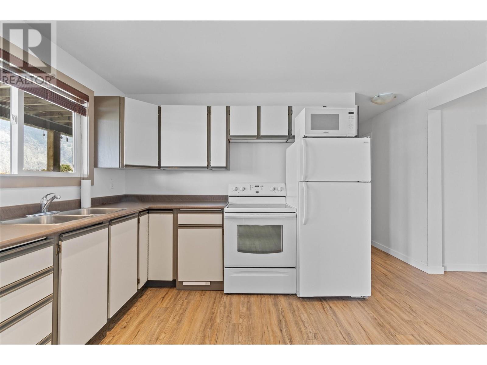 10015 87th Street, Osoyoos, British Columbia  V0H 1V2 - Photo 51 - 10341227