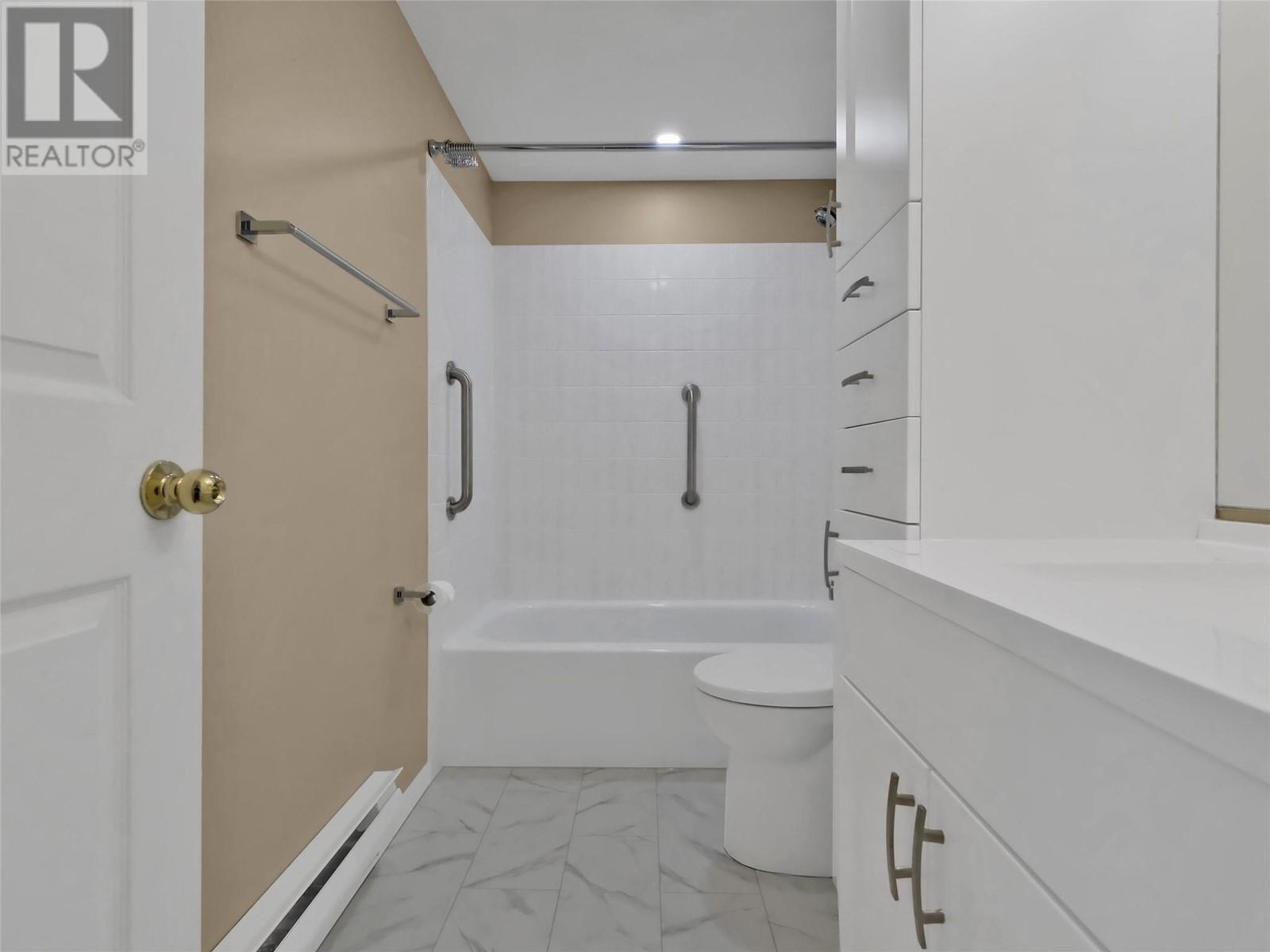 865 Main Street Unit# 206, Penticton, British Columbia  V2A 5E3 - Photo 9 - 10342716