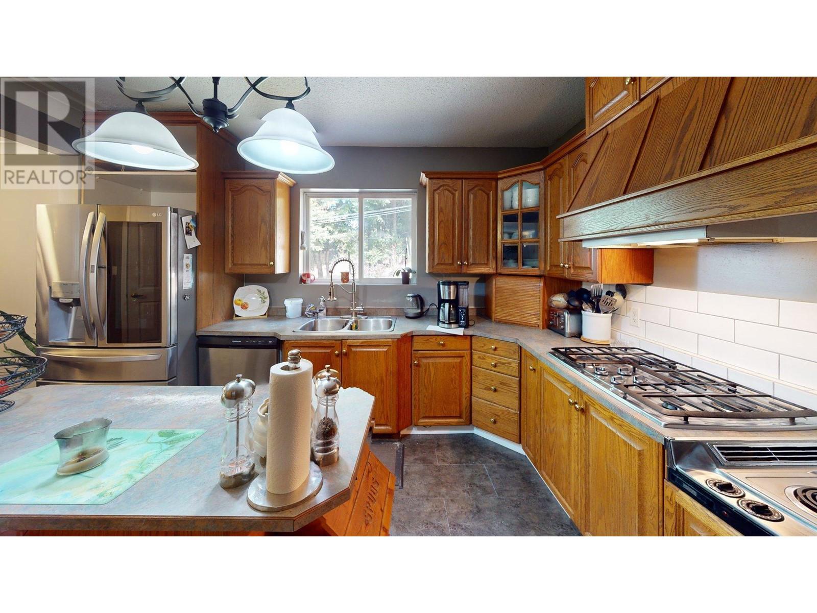 2300 Old Salmo Road, Fruitvale, British Columbia  V0G 1L0 - Photo 13 - 10342544