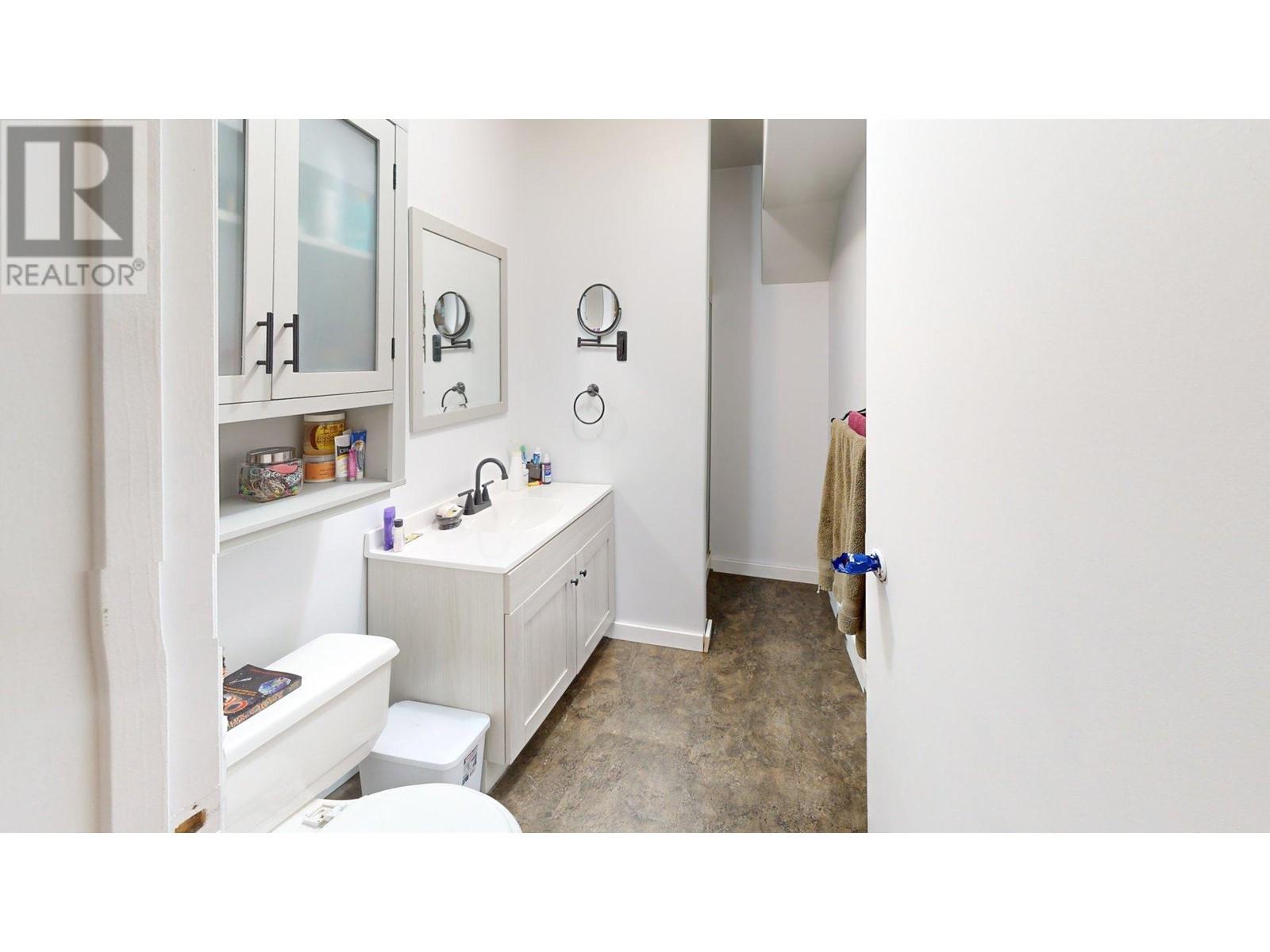 2300 Old Salmo Road, Fruitvale, British Columbia  V0G 1L0 - Photo 45 - 10342544