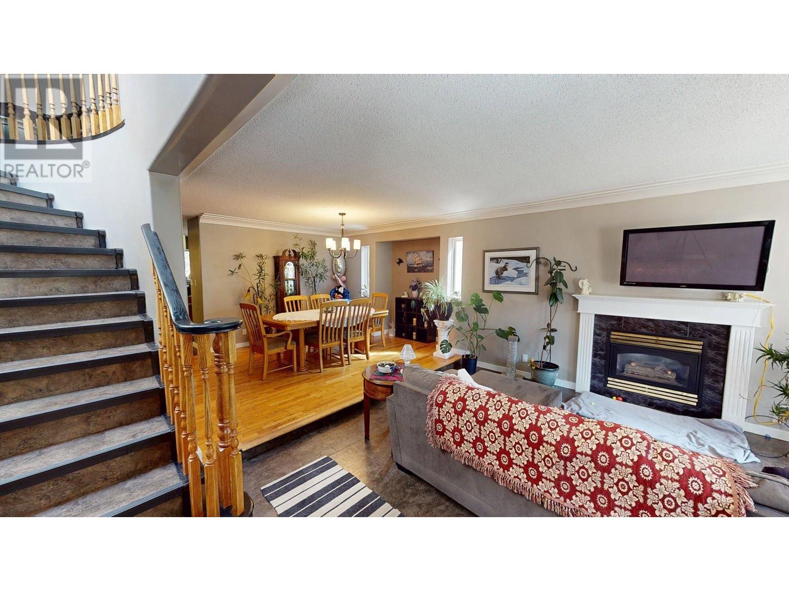 2300 Old Salmo Road, Fruitvale, British Columbia  V0G 1L0 - Photo 5 - 10342544