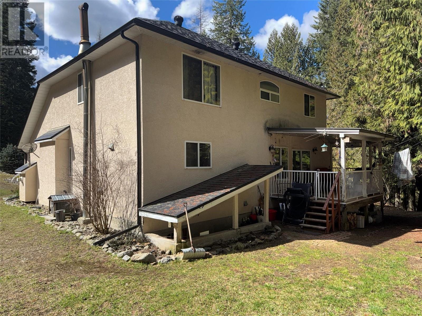 2300 Old Salmo Road, Fruitvale, British Columbia  V0G 1L0 - Photo 54 - 10342544