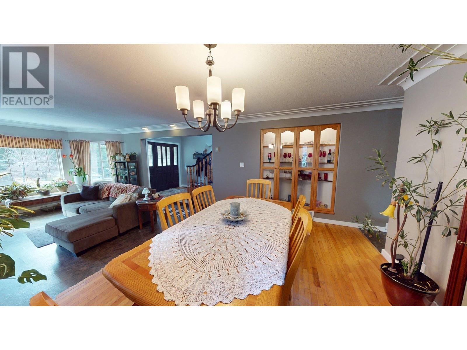 2300 Old Salmo Road, Fruitvale, British Columbia  V0G 1L0 - Photo 8 - 10342544