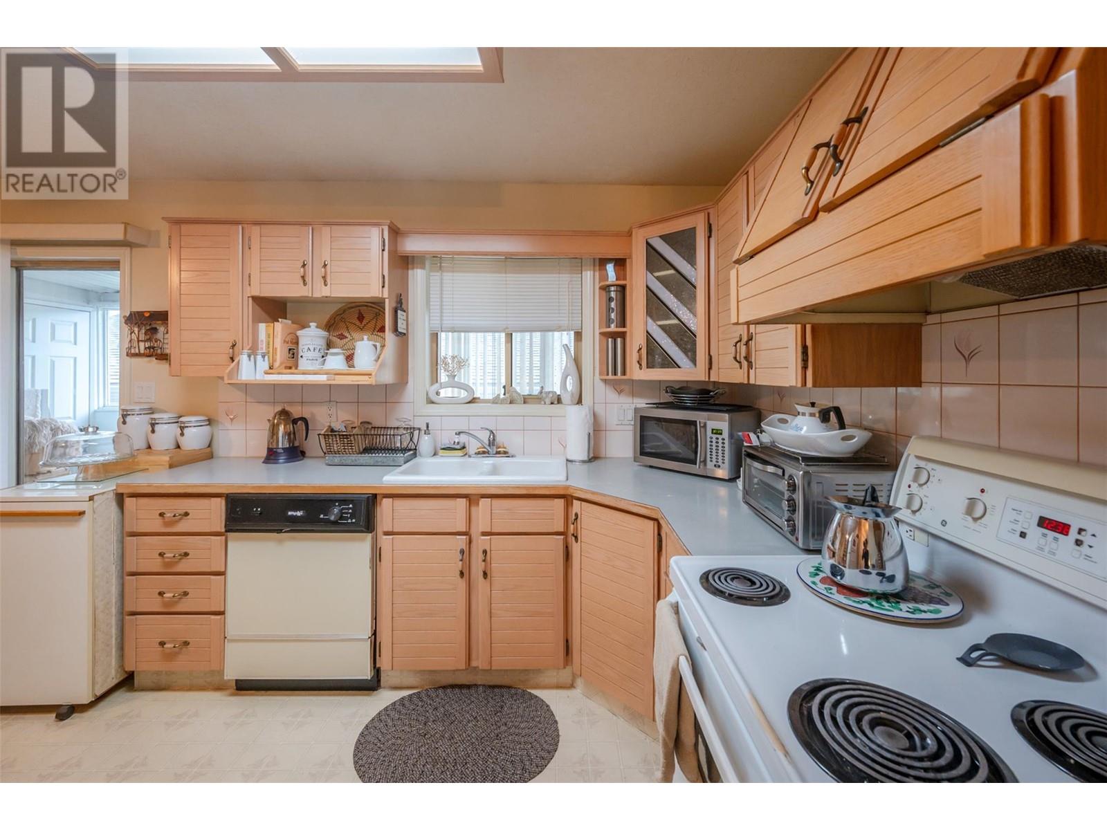 3096 South Main Street Unit# 15, Penticton, British Columbia  V2A 8C2 - Photo 8 - 10342819