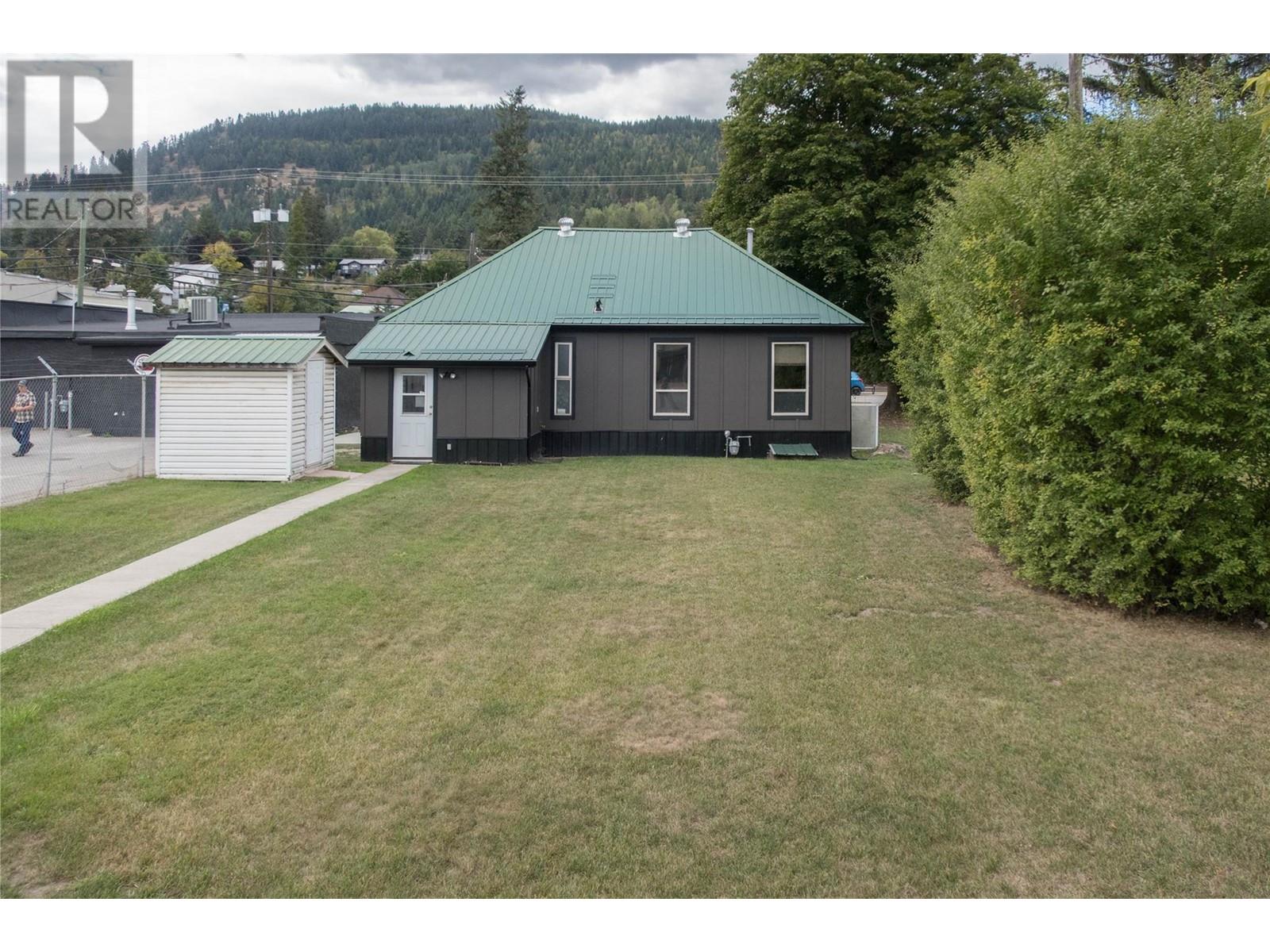 2143 Shuswap Avenue, Lumby, British Columbia  V0E 2G0 - Photo 15 - 10342669