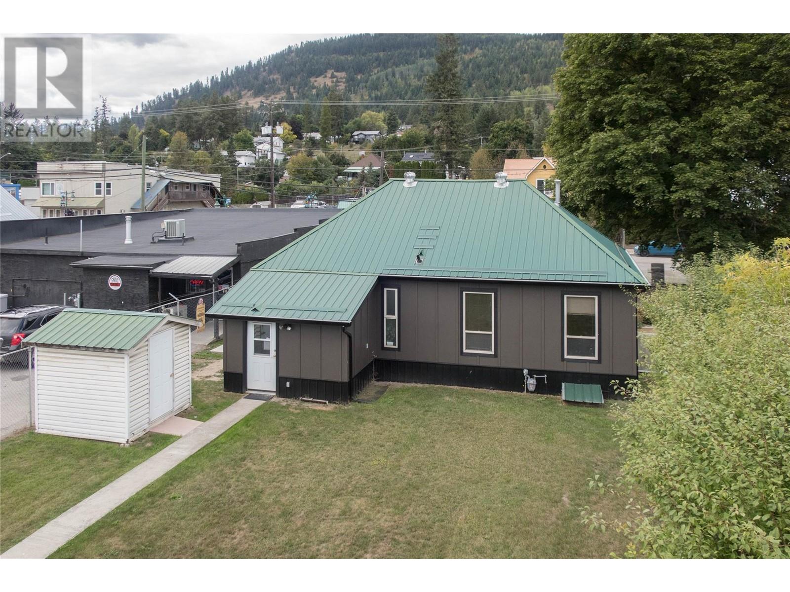 2143 Shuswap Avenue, Lumby, British Columbia  V0E 2G0 - Photo 16 - 10342669