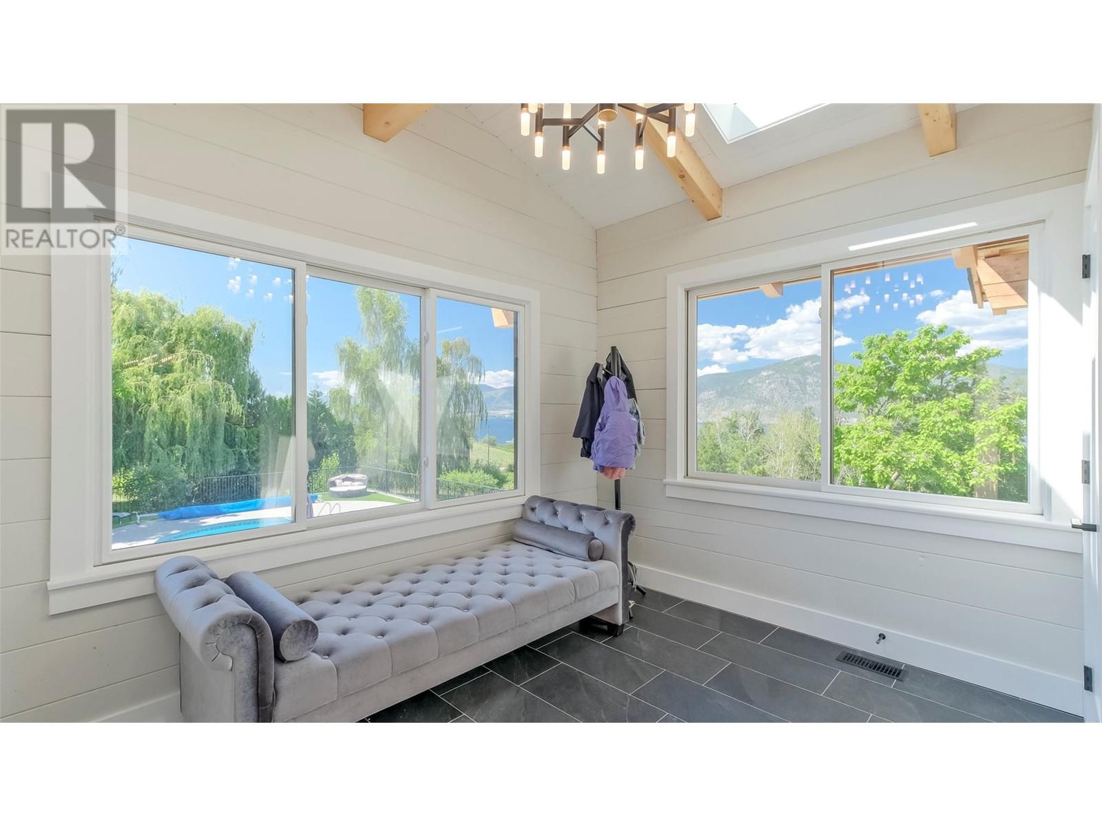 1055 Pearson Road, Penticton, British Columbia  V2A 8T9 - Photo 4 - 10342908