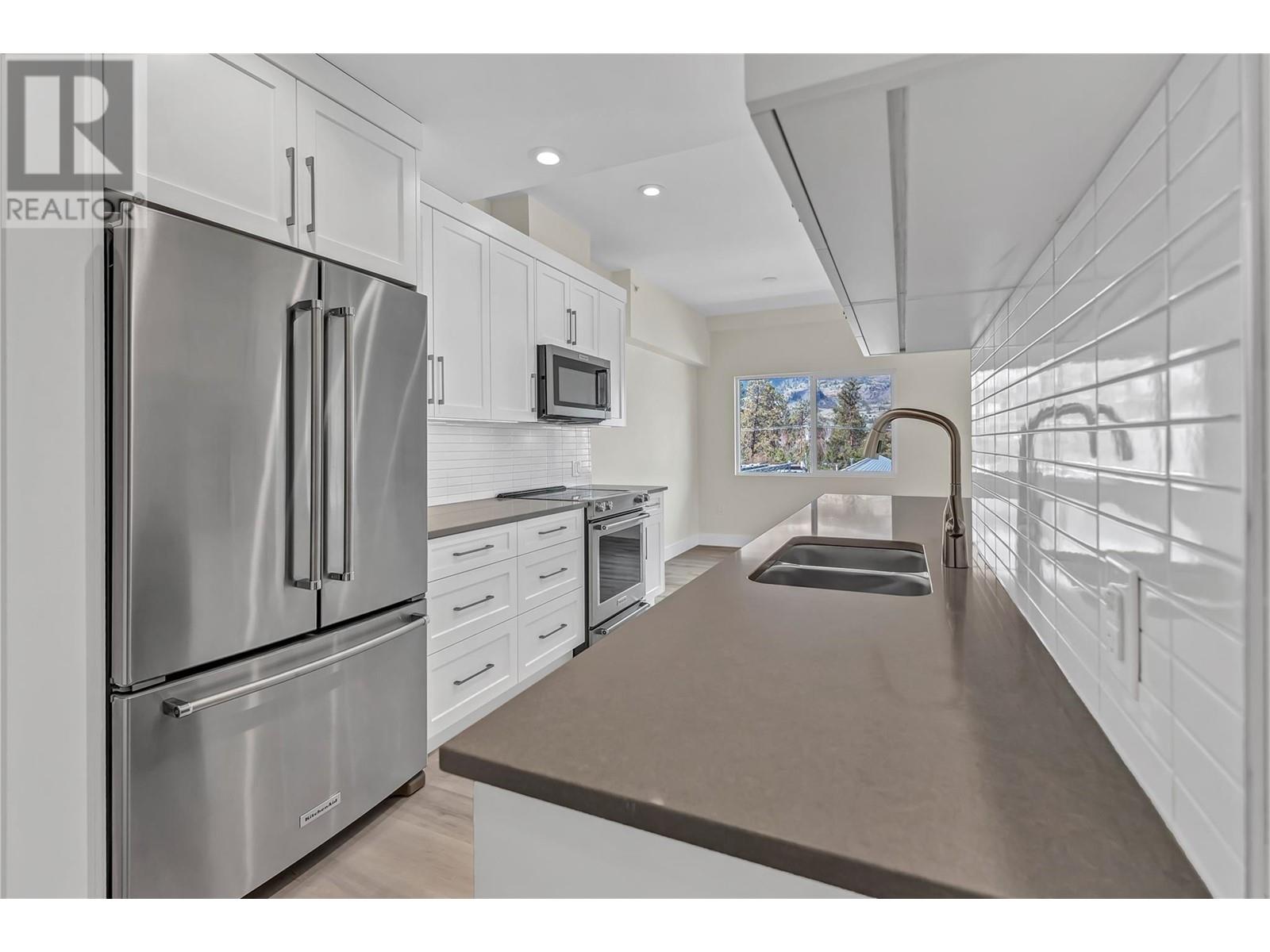 217 Elm Avenue Unit# 310, Penticton, British Columbia  V2A 3W1 - Photo 3 - 10342527