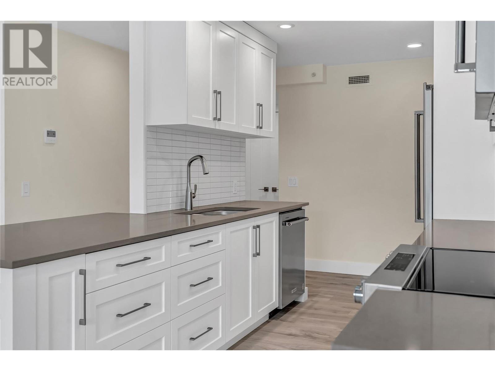 217 Elm Avenue Unit# 310, Penticton, British Columbia  V2A 3W1 - Photo 4 - 10342527