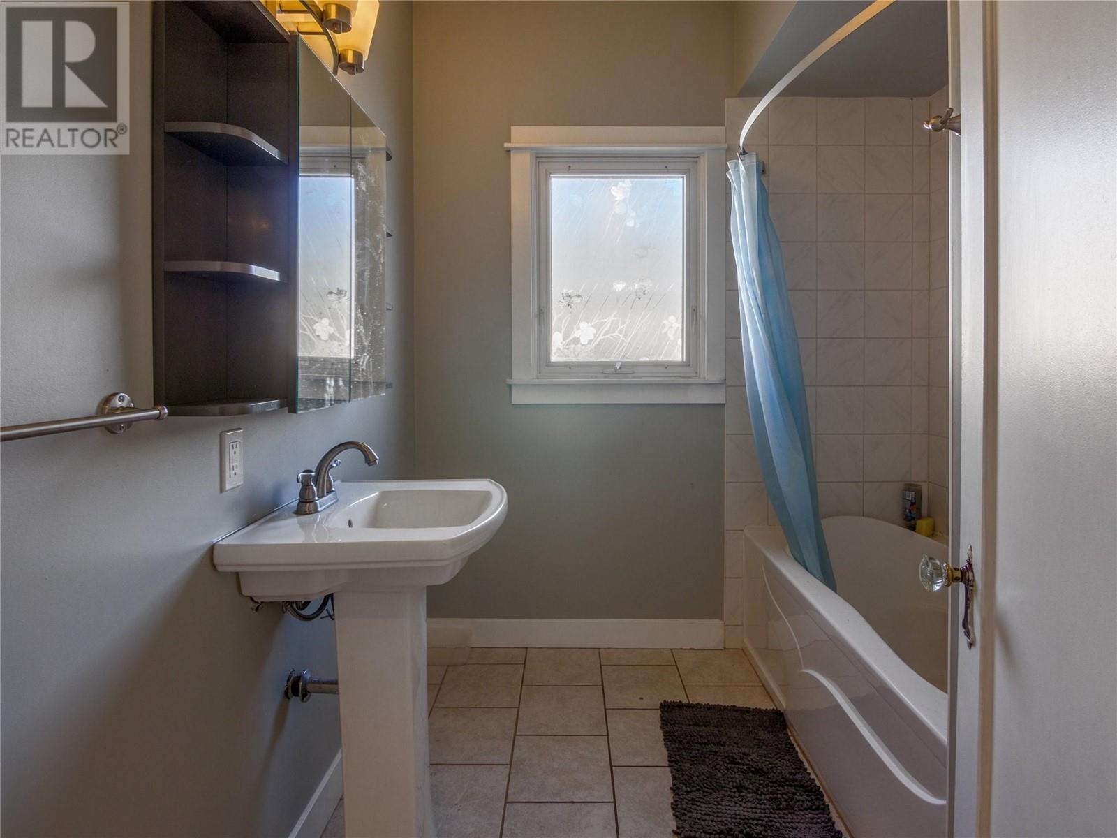 678 Latimer Street, Penticton, British Columbia  V2A 5R6 - Photo 17 - 10342392