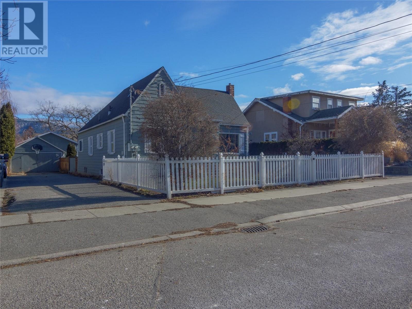 678 Latimer Street, Penticton, British Columbia  V2A 5R6 - Photo 32 - 10342392