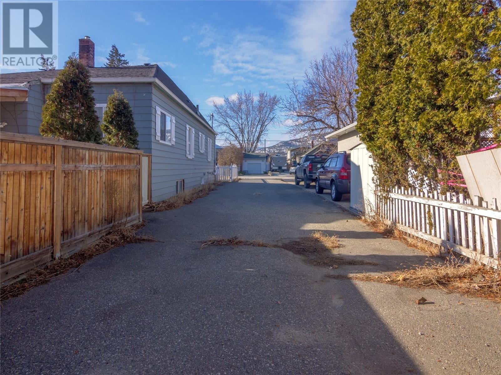 678 Latimer Street, Penticton, British Columbia  V2A 5R6 - Photo 34 - 10342392