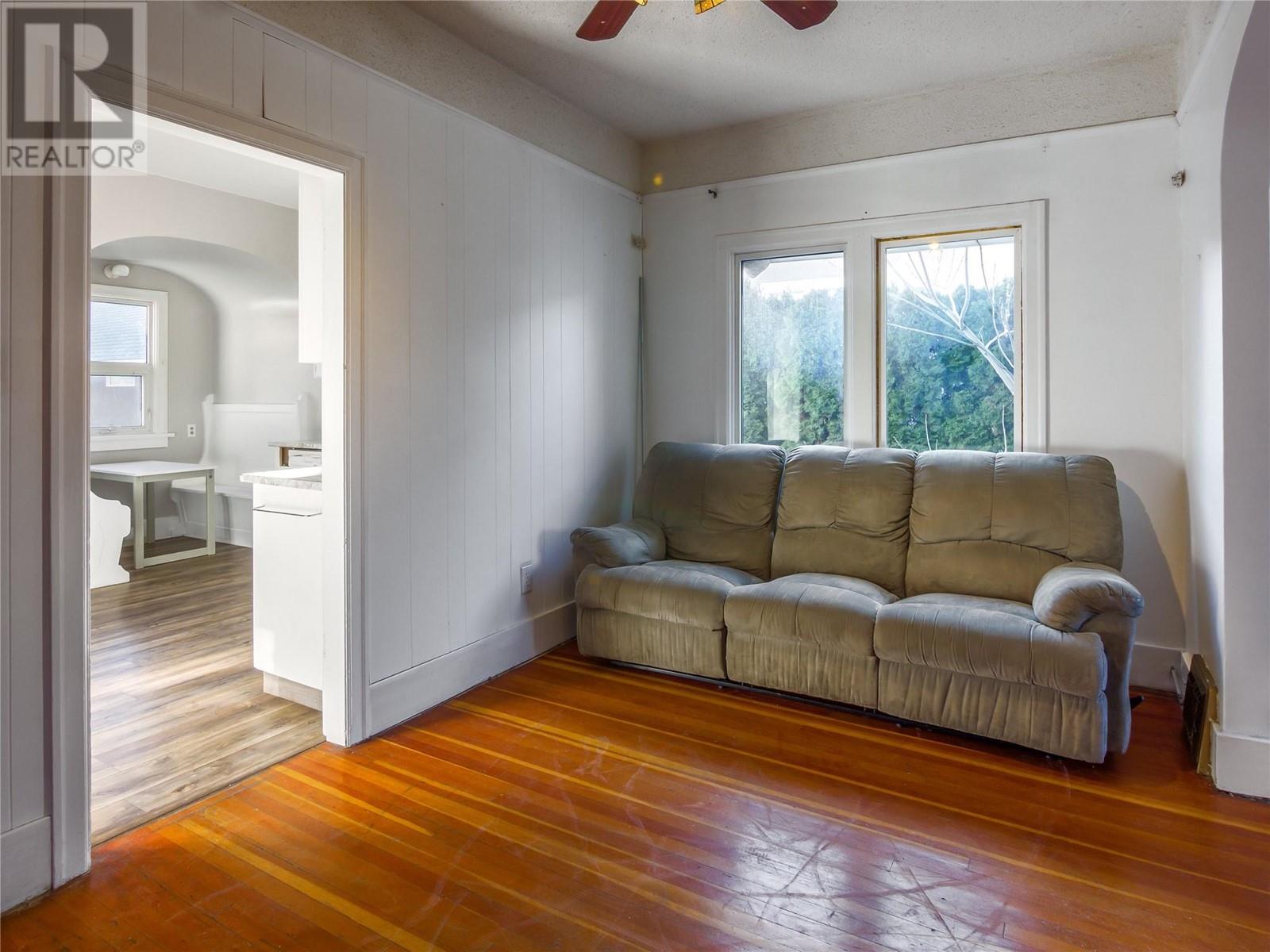 678 Latimer Street, Penticton, British Columbia  V2A 5R6 - Photo 8 - 10342392