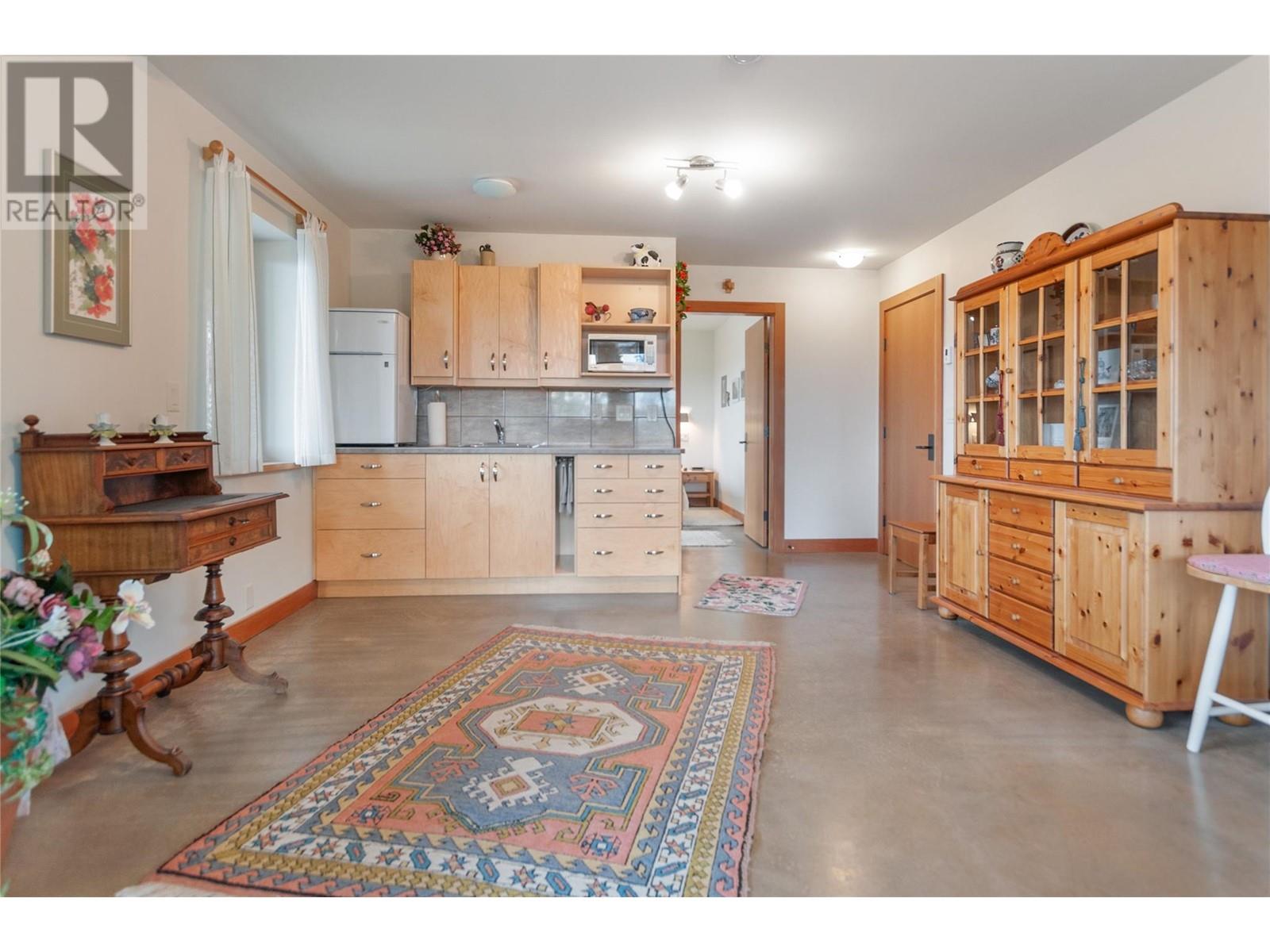 102 Vista Place, Penticton, British Columbia  V2A 8T4 - Photo 28 - 10342972