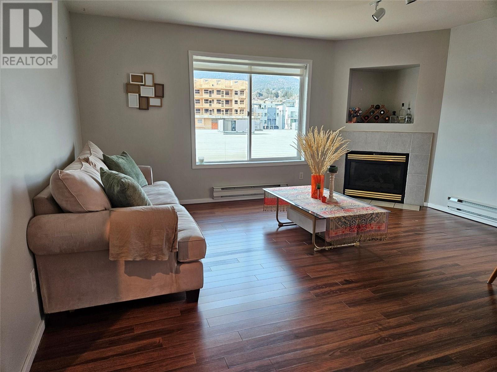 1027 Westminster Avenue W Unit# 201, Penticton, British Columbia  V2A 5C5 - Photo 4 - 10343014