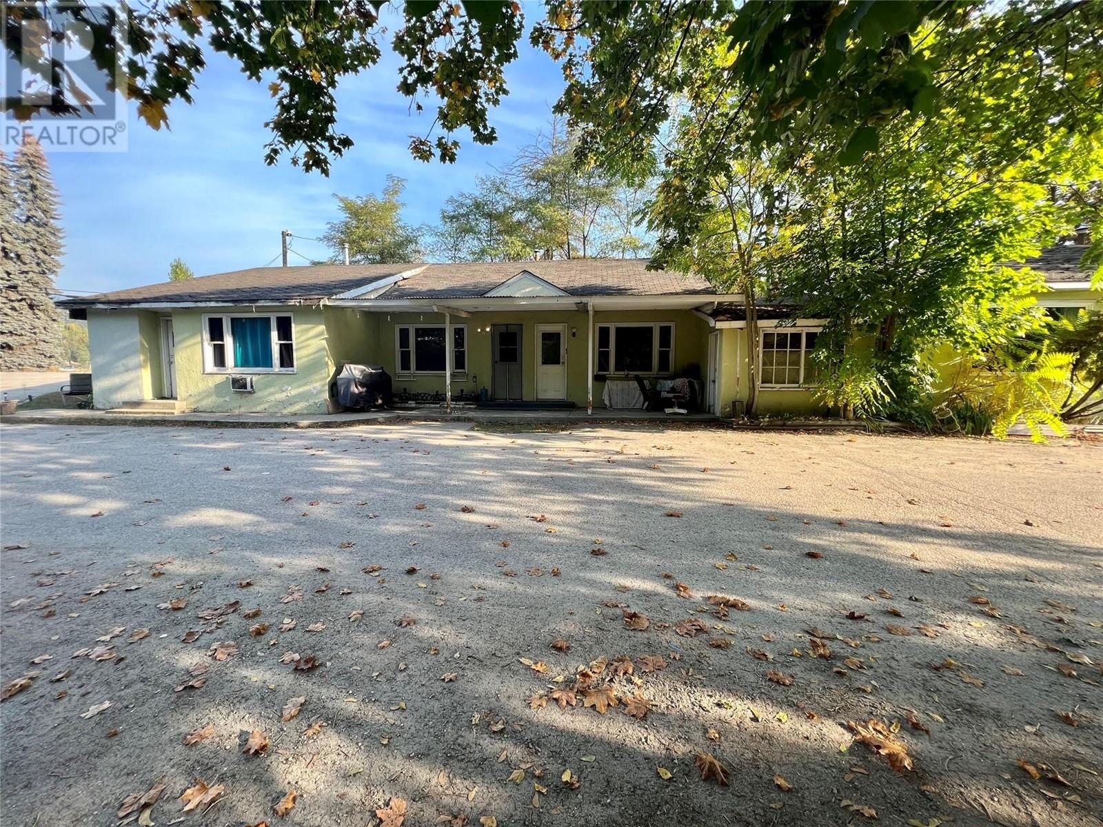 1101-1107 Columbia Avenue, Castlegar, British Columbia  V1N 1H6 - Photo 3 - 10342849