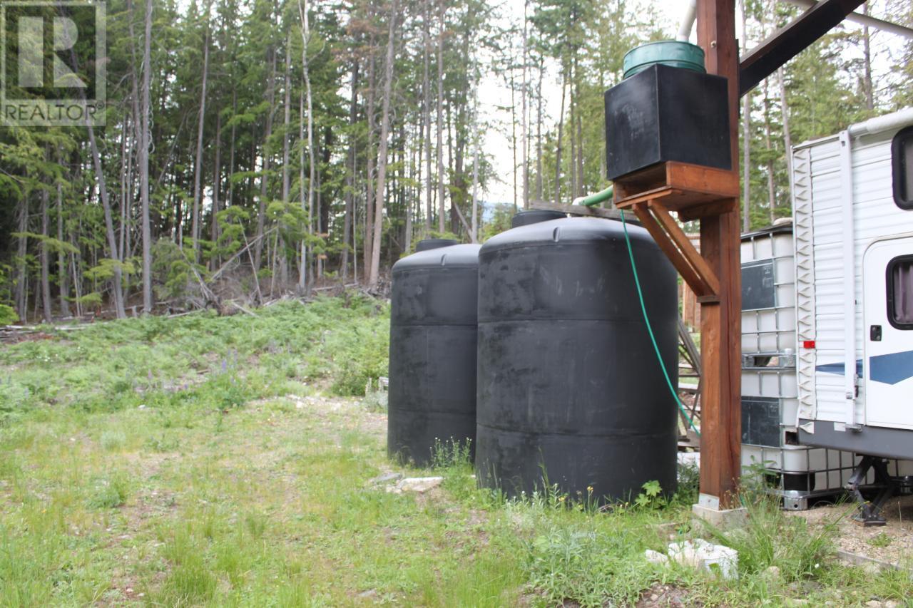 736 Bartley Road, Nakusp, British Columbia  V0G 1R1 - Photo 14 - 10343001