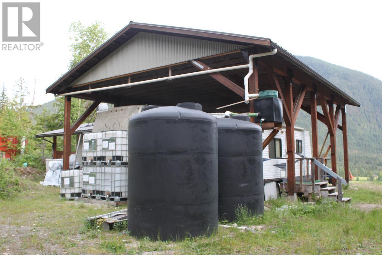 736 Bartley Road, Nakusp, British Columbia  V0G 1R1 - Photo 15 - 10343001