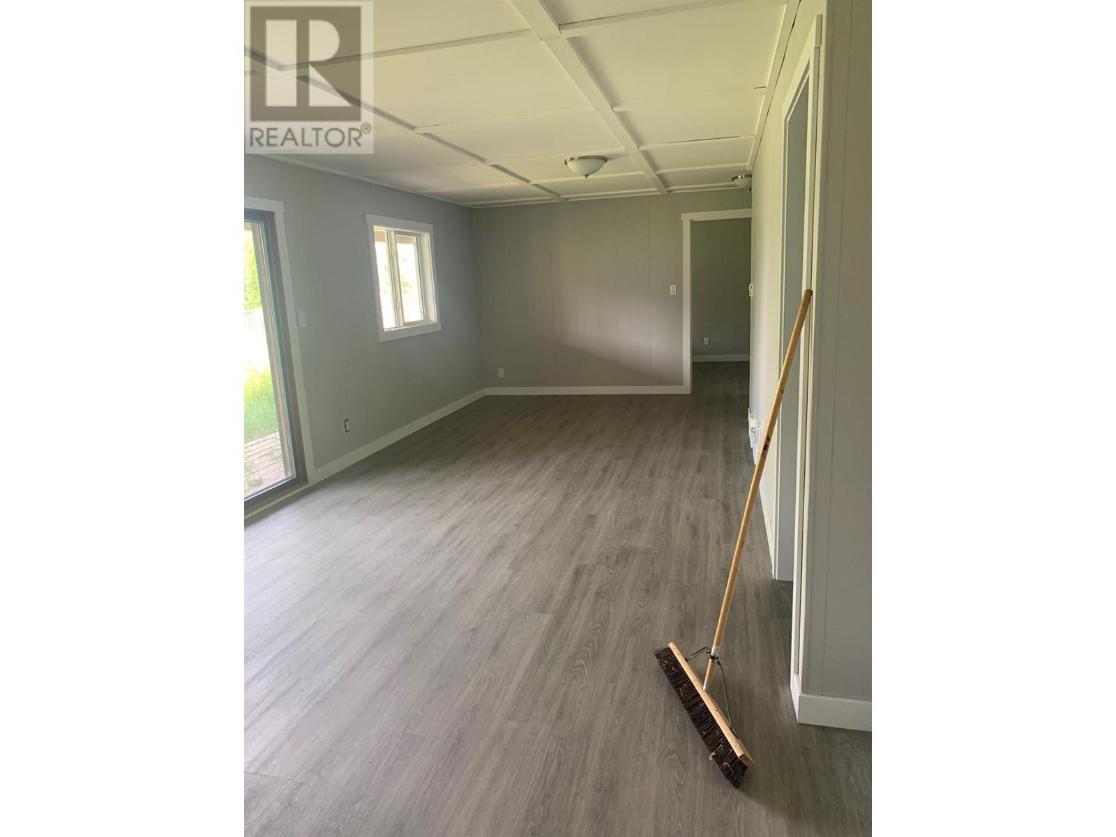 2755 95 Highway, Brisco, British Columbia  V0A 1B0 - Photo 3 - 10343197