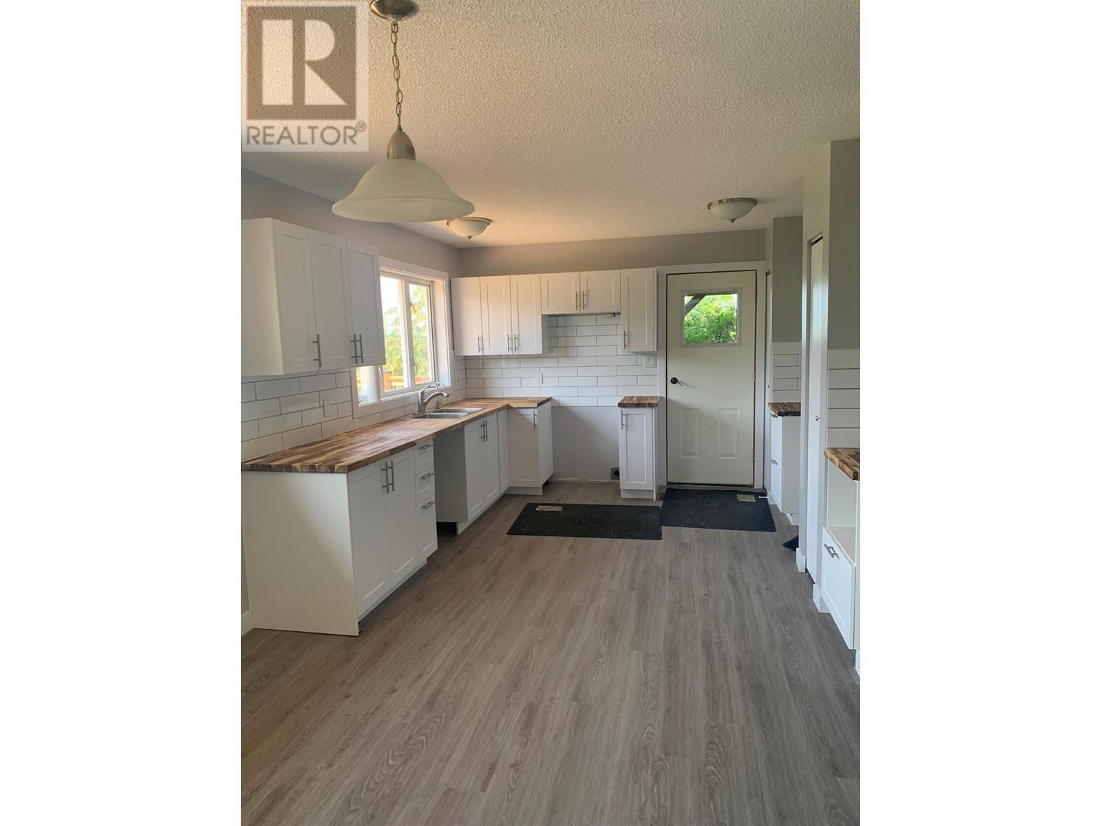 2755 95 Highway, Brisco, British Columbia  V0A 1B0 - Photo 8 - 10343197