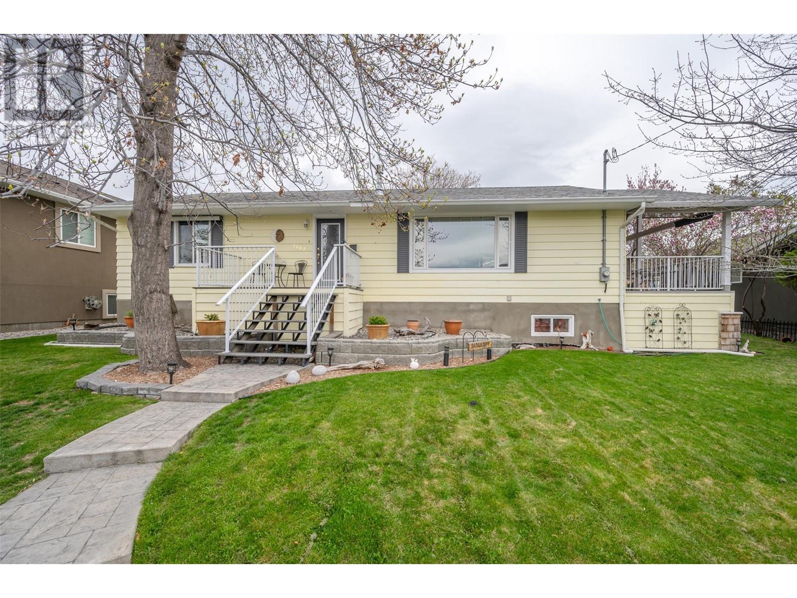 1482 Balfour Street, Penticton, British Columbia  V2A 4Z1 - Photo 2 - 10343205