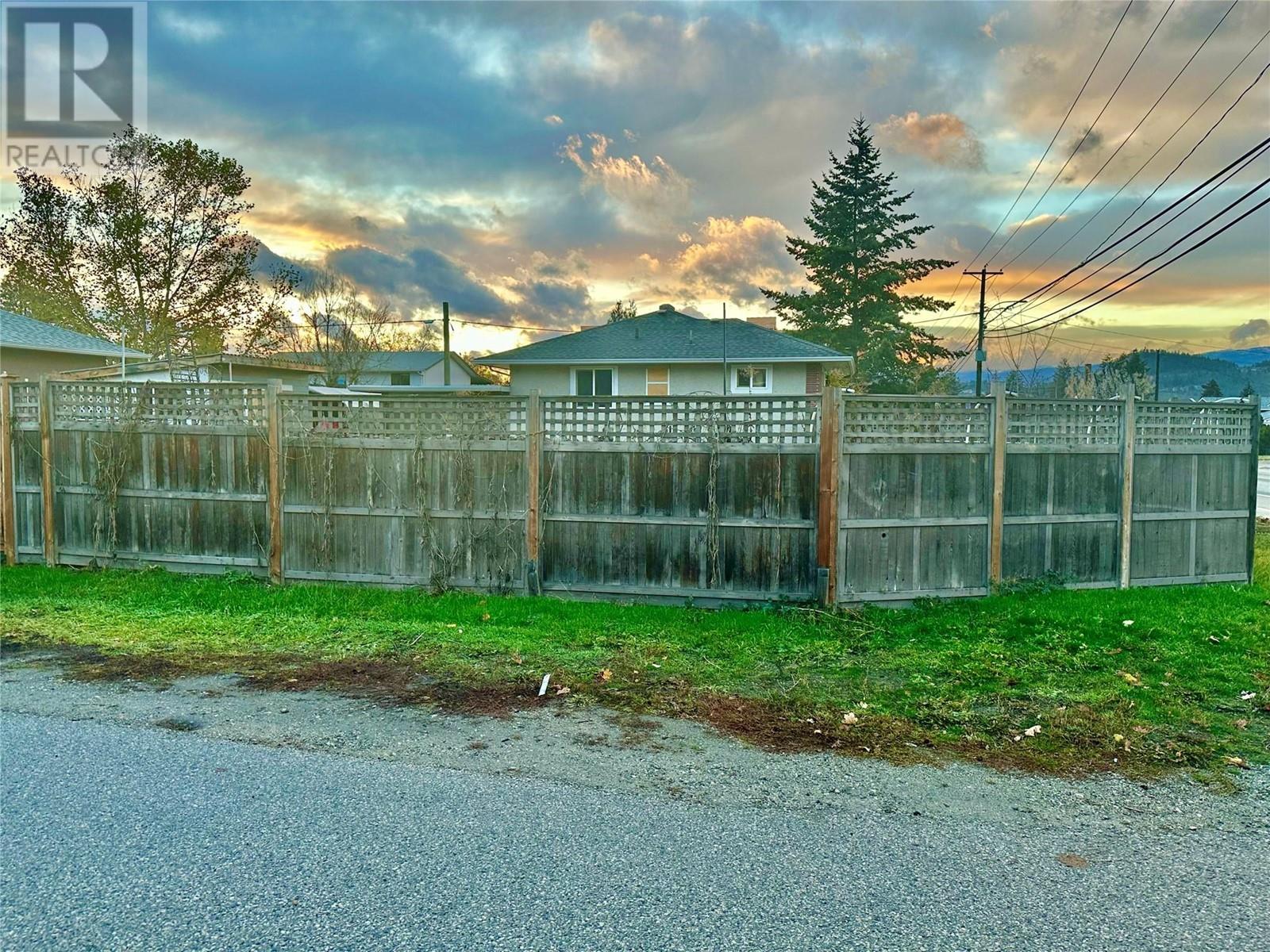 295 Leathead Road, Kelowna, British Columbia  V1X 2J1 - Photo 2 - 10343233