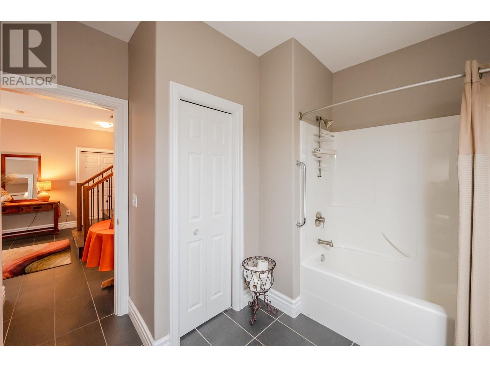 6208 89th Street, Osoyoos, British Columbia  V0H 1V1 - Photo 17 - 10343160