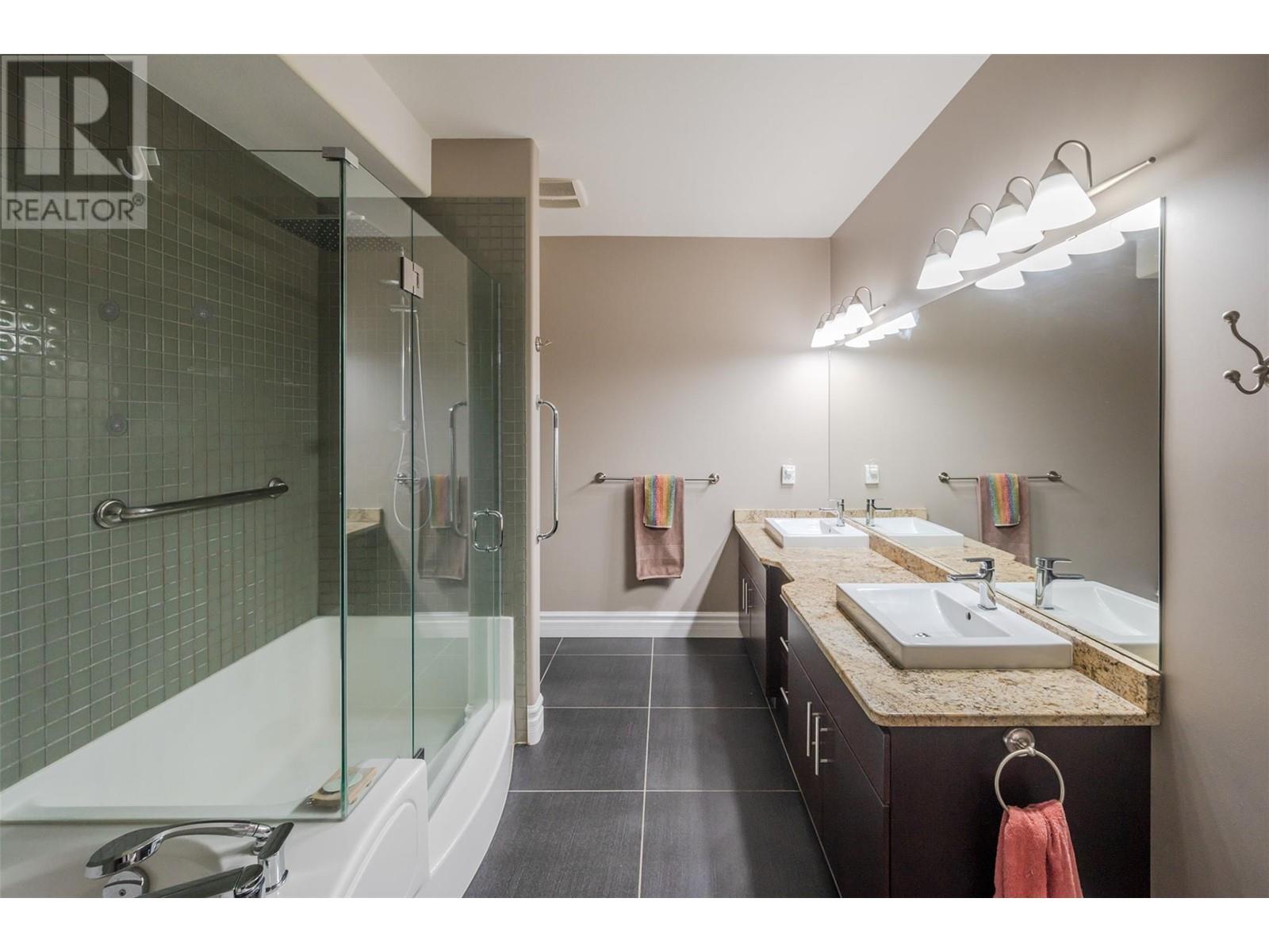 6208 89th Street, Osoyoos, British Columbia  V0H 1V1 - Photo 48 - 10343160