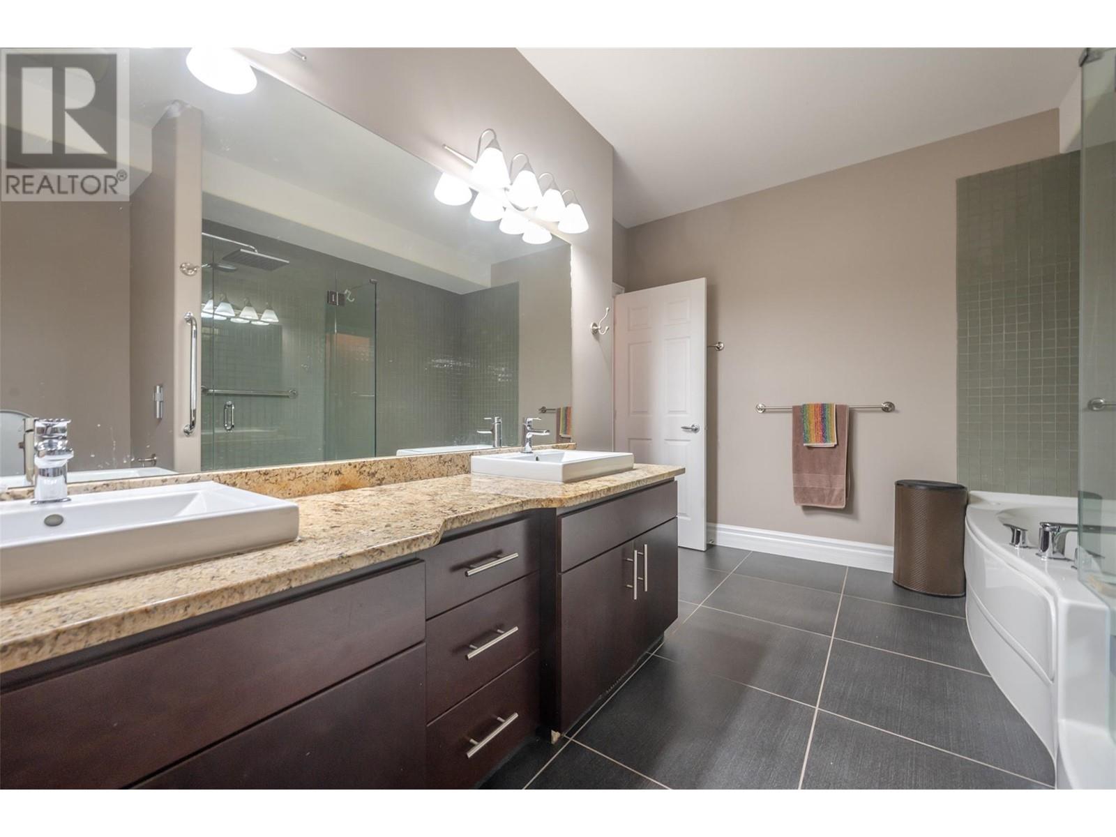 6208 89th Street, Osoyoos, British Columbia  V0H 1V1 - Photo 49 - 10343160