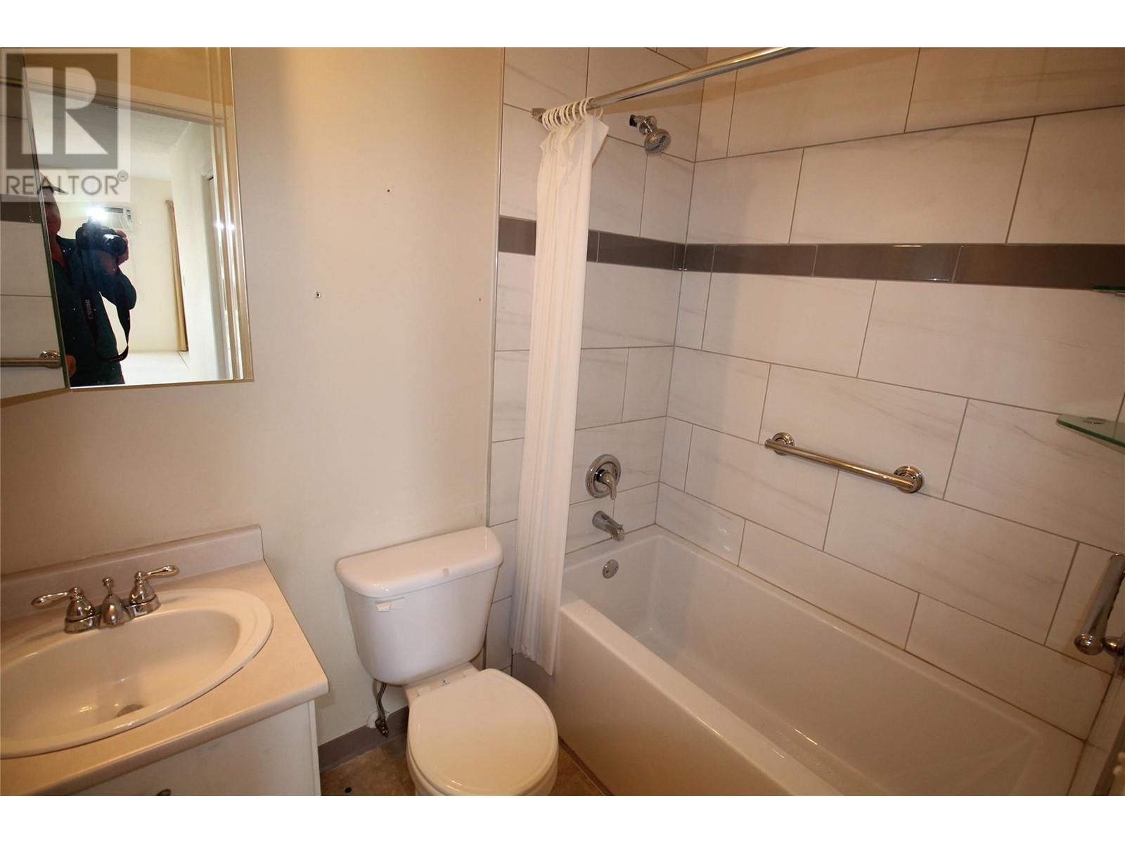 198 Roy Avenue Unit# 201, Penticton, British Columbia  V2A 3M9 - Photo 8 - 10343608